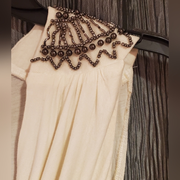 Sleveless top - Picture 2 of 8